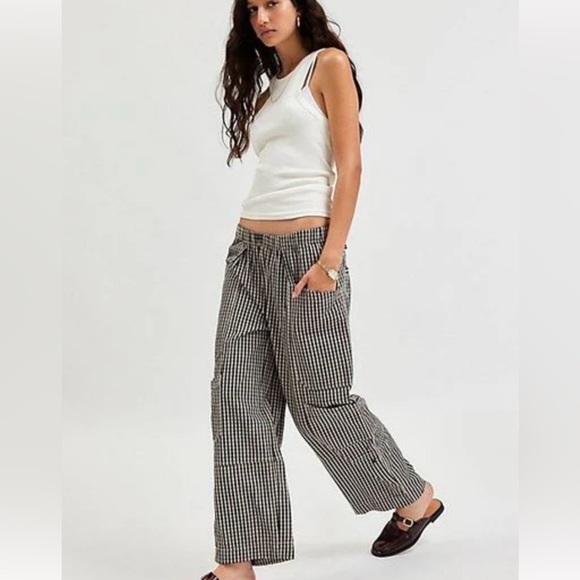 BDG Gingham Checkered Trousers - Picture 5 of 9